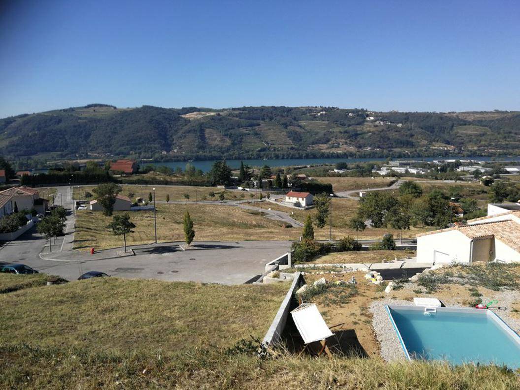 Terrain seul à Saint-Vallier en Drôme (26) de 1021 m² à vendre au prix de 98390€