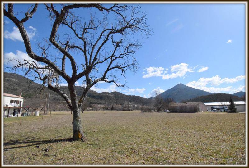 Terrain seul à Castellane en Alpes-de-Haute-Provence (04) de 3174 m² à vendre au prix de 225000€ - 1