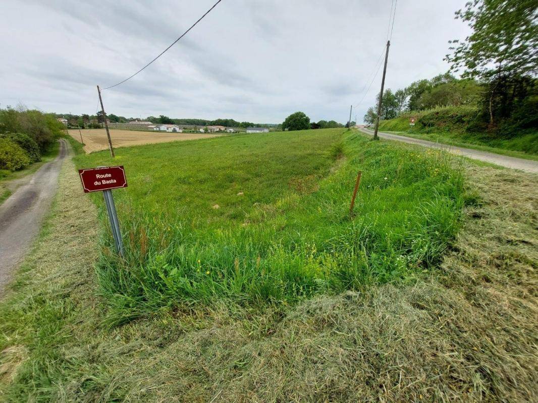Terrain seul à Lelin-Lapujolle en Gers (32) de 2000 m² à vendre au prix de 23500€ - 2