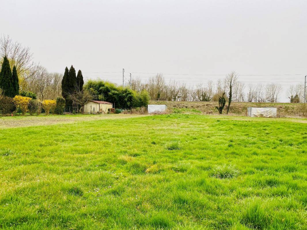 Terrain seul à Saint-Germain-du-Puy en Cher (18) de 734 m² à vendre au prix de 39000€ - 1