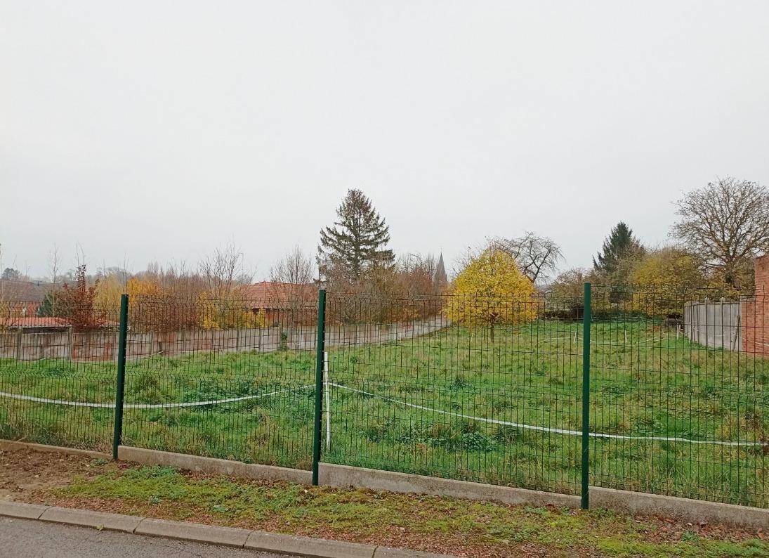 Terrain seul à Saint-Quentin en Aisne (02) de 1555 m² à vendre au prix de 49000€ - 1