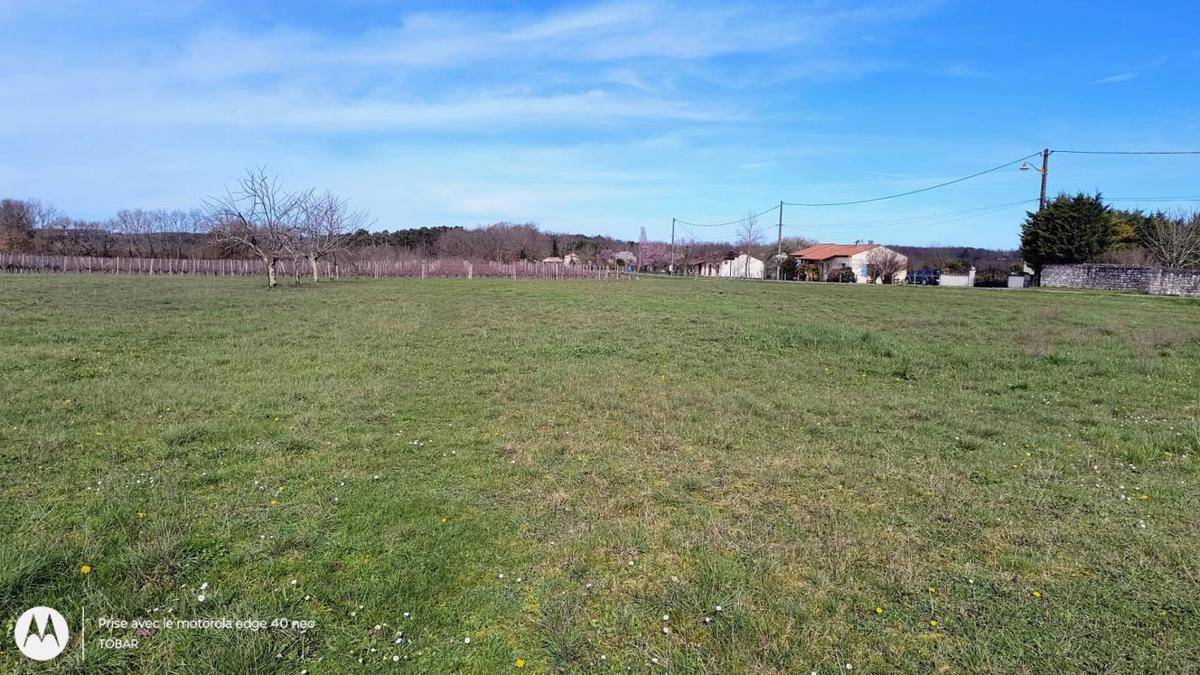 Terrain seul à Ribagnac en Dordogne (24) de 1500 m² à vendre au prix de 49000€ - 3
