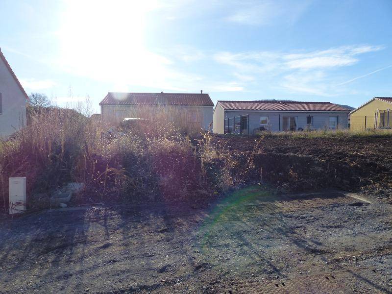 Terrain seul à Les Martres-de-Veyre en Puy-de-Dôme (63) de 484 m² à vendre au prix de 92000€ - 2