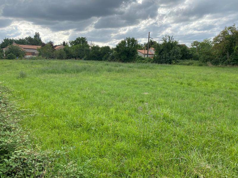 Terrain seul à Chazelles en Charente (16) de 1395 m² à vendre au prix de 25000€ - 3