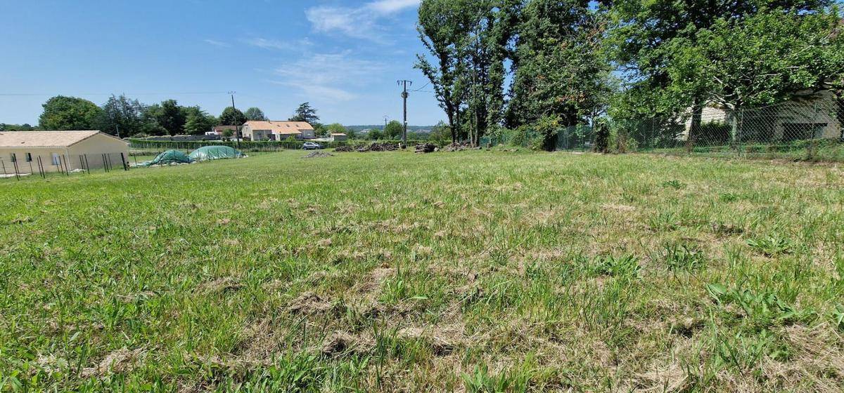 Terrain seul à Mensignac en Dordogne (24) de 2025 m² à vendre au prix de 34000€ - 1