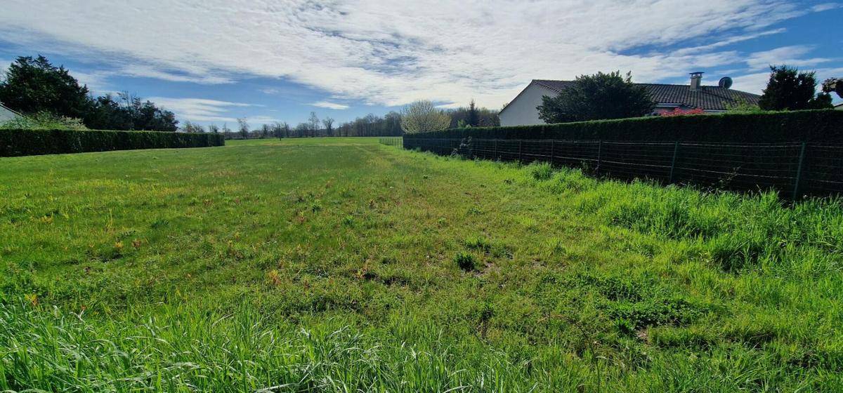 Terrain seul à Neuvic en Dordogne (24) de 1612 m² à vendre au prix de 40000€ - 1