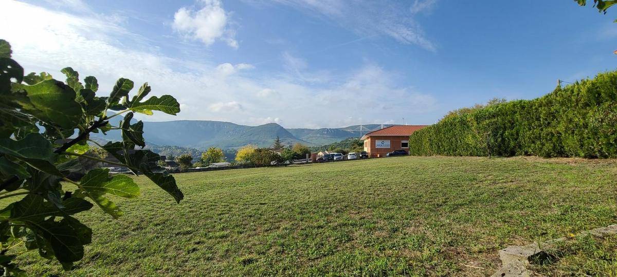 Terrain seul à Millau en Aveyron (12) de 1701 m² à vendre au prix de 186100€ - 2