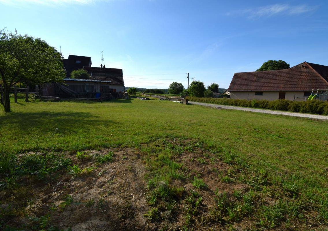 Terrain seul à Hugier en Haute-Saône (70) de 700 m² à vendre au prix de 41000€ - 1