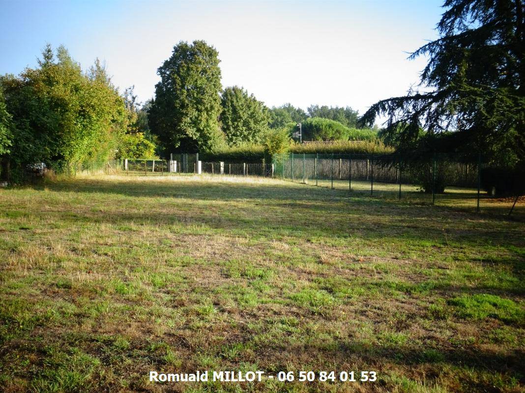 Terrain seul à Soyaux en Charente (16) de 700 m² à vendre au prix de 80000€ - 3