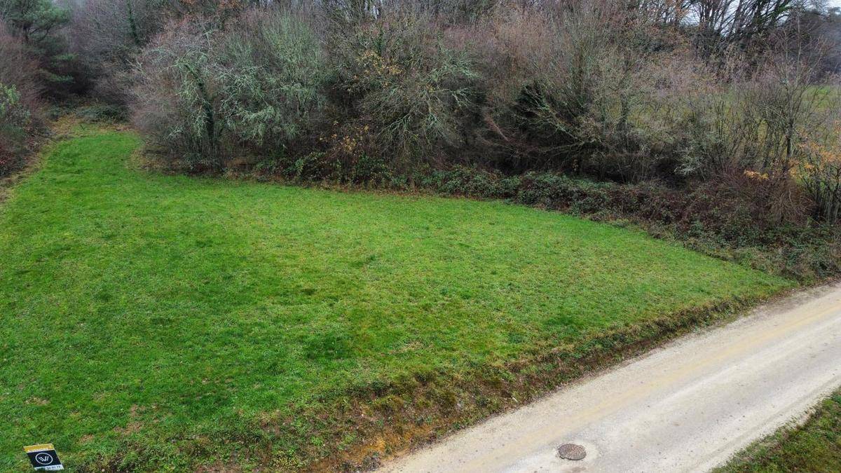 Terrain seul à Rioz en Haute-Saône (70) de 1692 m² à vendre au prix de 57000€ - 2