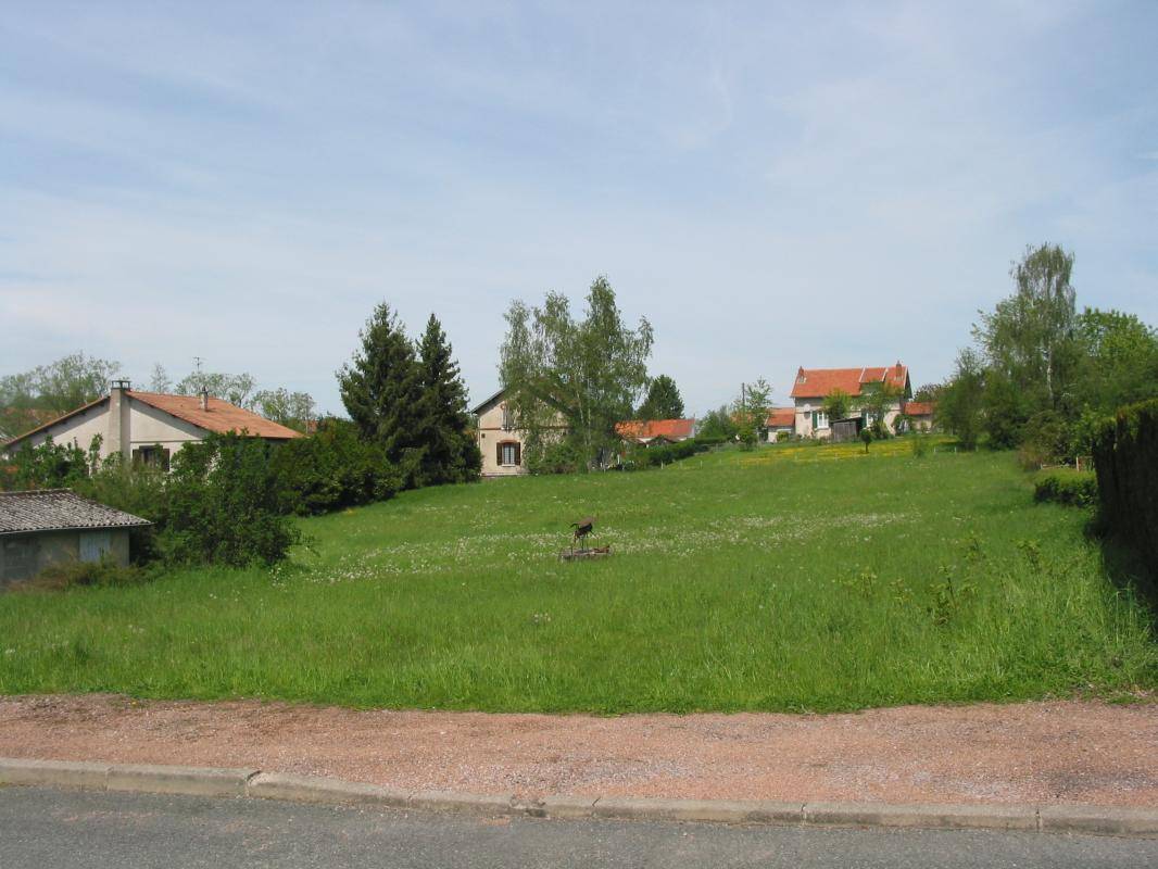 Terrain seul à Montceau-les-Mines en Saône-et-Loire (71) de 2704 m² à vendre au prix de 35000€