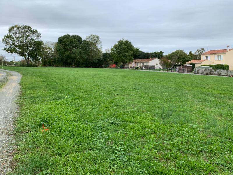Terrain seul à Loulay en Charente-Maritime (17) de 750 m² à vendre au prix de 23500€ - 1