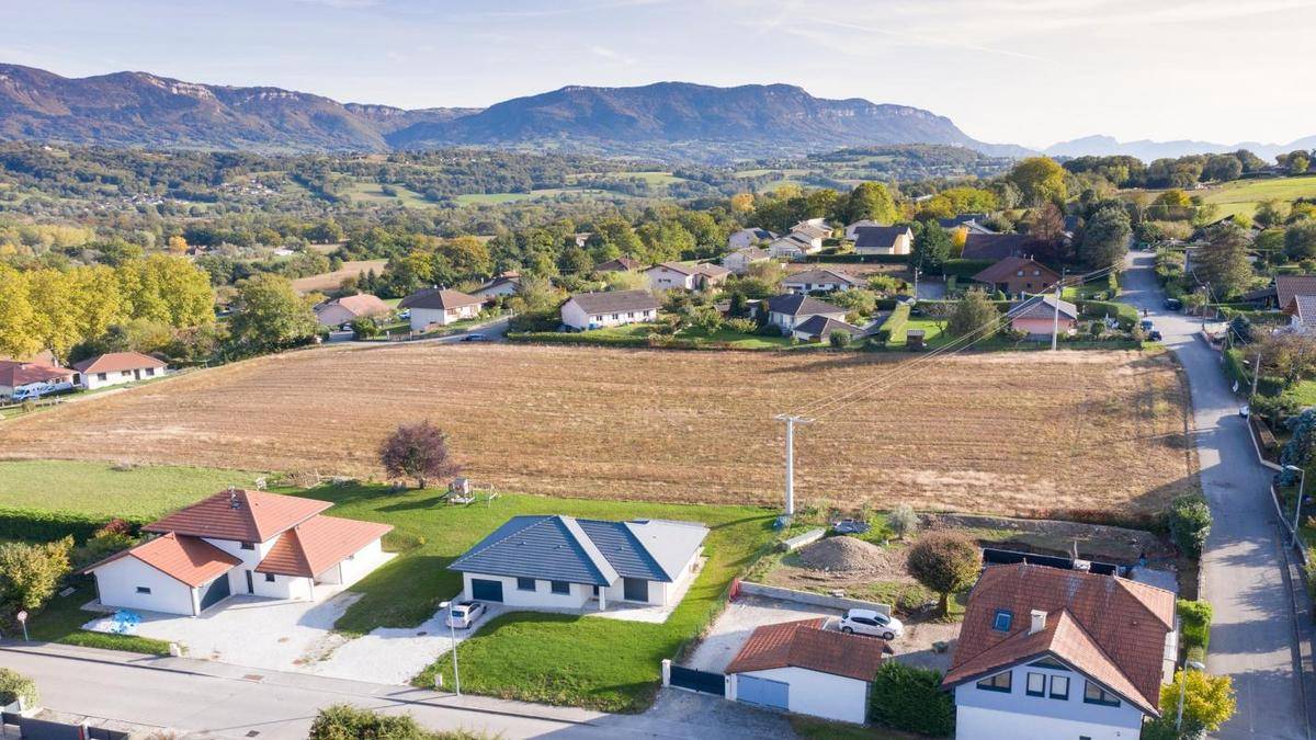 Terrain seul à Entrelacs en Savoie (73) de 777 m² à vendre au prix de 251750€ - 3
