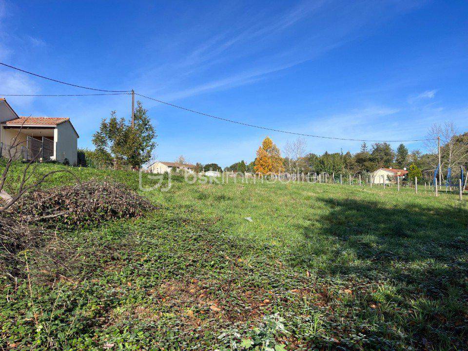 Terrain seul à La Douze en Dordogne (24) de 1419 m² à vendre au prix de 31000€