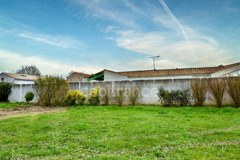 Terrain seul à Vérines en Charente-Maritime (17) de 296 m² à vendre au prix de 78000€ - 4