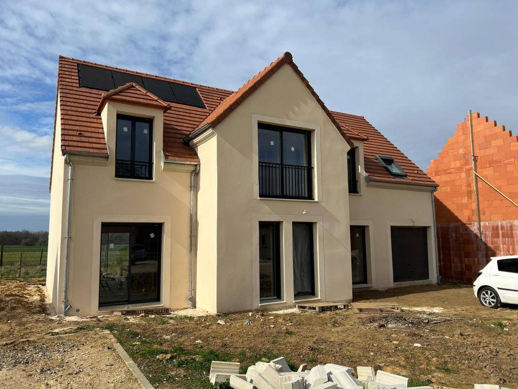 Programme terrain + maison à Longueville en Seine-et-Marne (77) de 400 m² à vendre au prix de 177000€ - 1