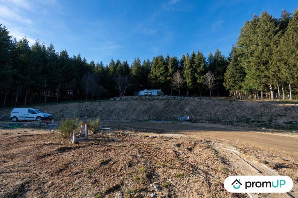 Terrain seul à Celles-sur-Durolle en Puy-de-Dôme (63) de 5960 m² à vendre au prix de 84000€ - 3