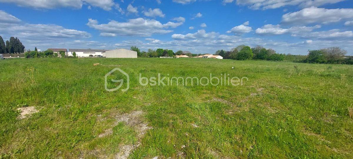 Terrain seul à Ardin en Deux-Sèvres (79) de 600 m² à vendre au prix de 14000€ - 2