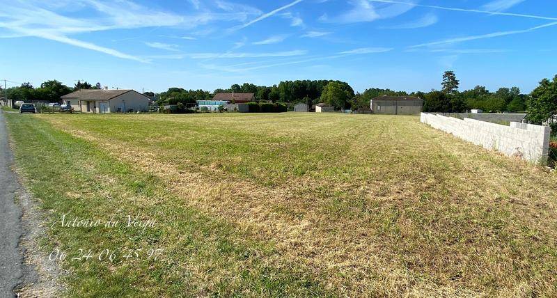 Terrain seul à Val-du-Mignon en Deux-Sèvres (79) de 8439 m² à vendre au prix de 315000€ - 1