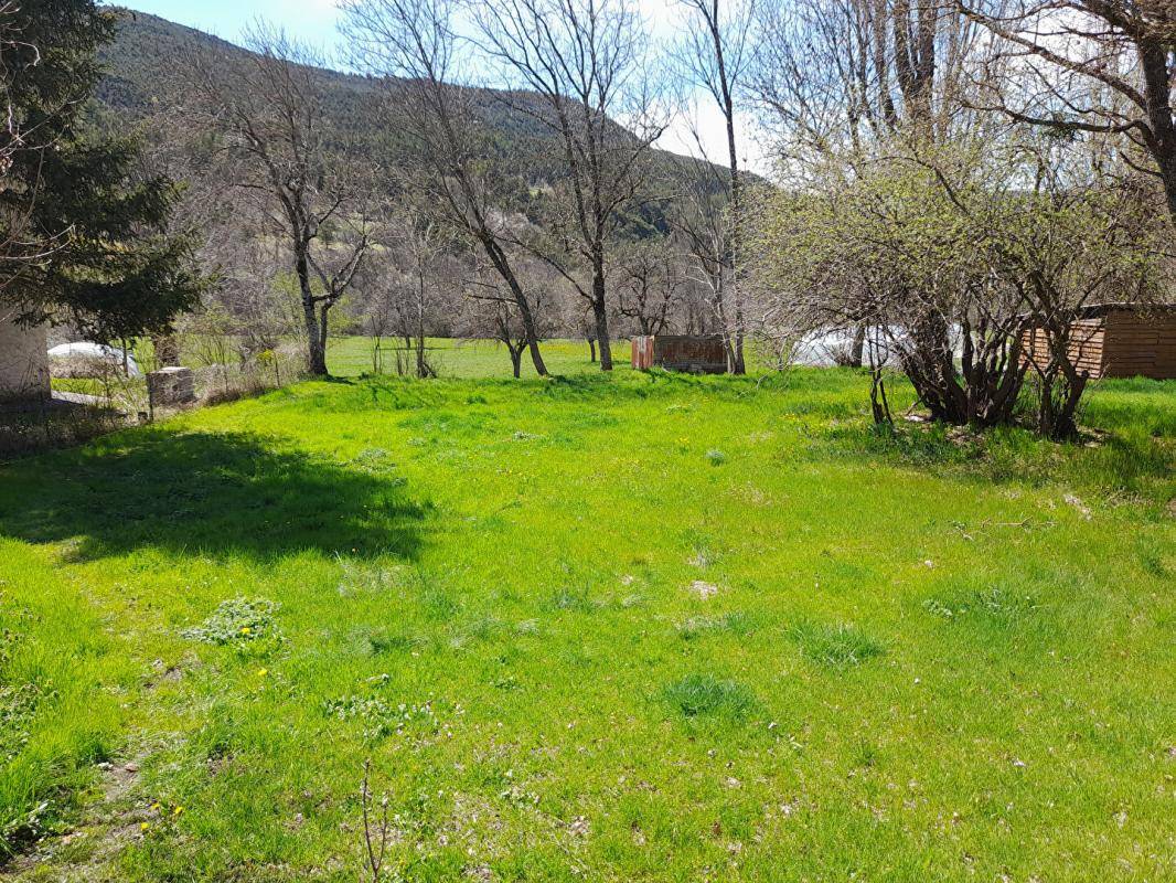 Terrain seul à Moriez en Alpes-de-Haute-Provence (04) de 400 m² à vendre au prix de 34000€ - 1