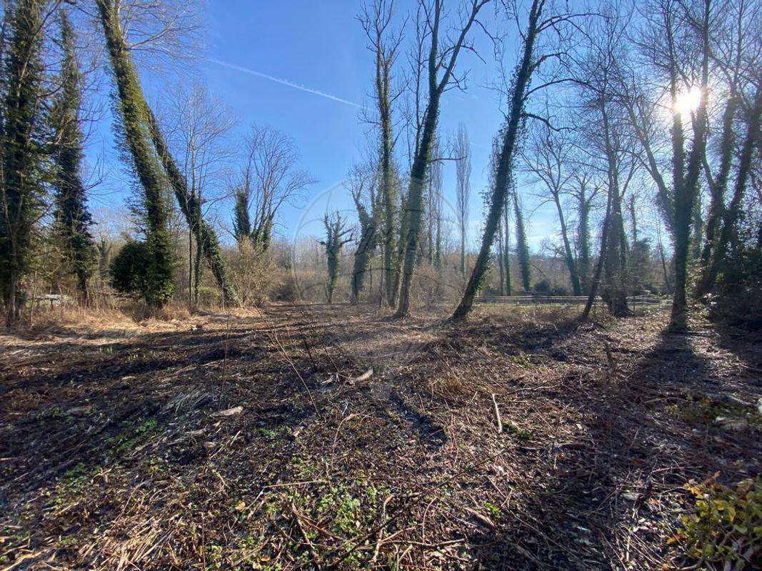 Terrain seul à Étampes en Essonne (91) de 2000 m² à vendre au prix de 87000€ - 2
