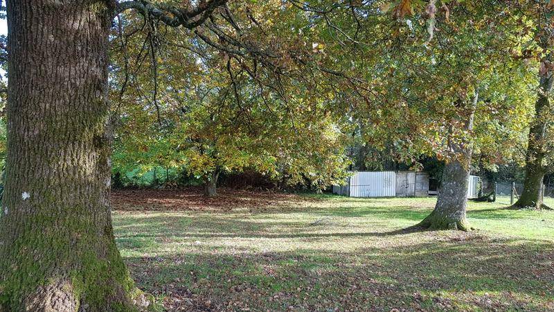 Terrain seul à Nontron en Dordogne (24) de 3545 m² à vendre au prix de 24000€ - 3
