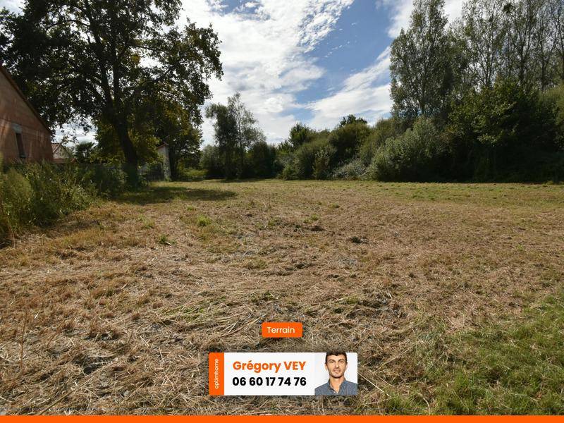 Terrain seul à Lezoux en Puy-de-Dôme (63) de 1555 m² à vendre au prix de 120700€ - 3