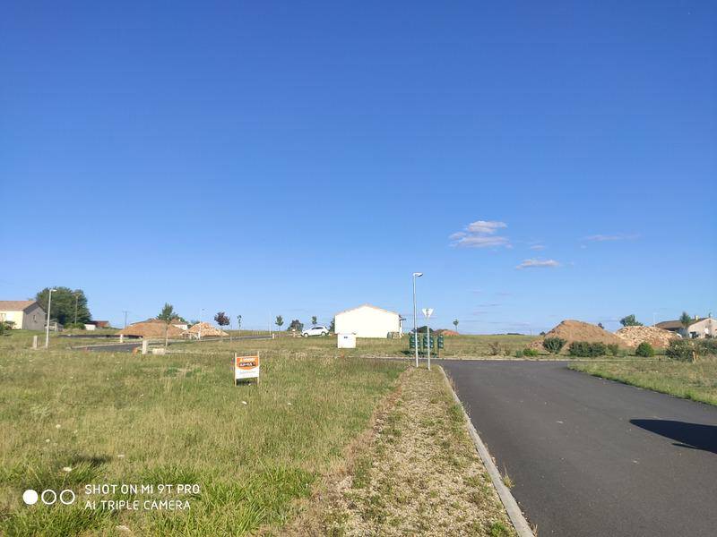 Terrain seul à Val-de-Bonnieure en Charente (16) de 1049 m² à vendre au prix de 38666€ - 3