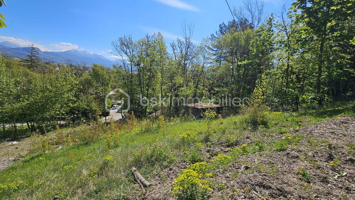 Terrain seul à Gap en Hautes-Alpes (05) de 847 m² à vendre au prix de 142000€