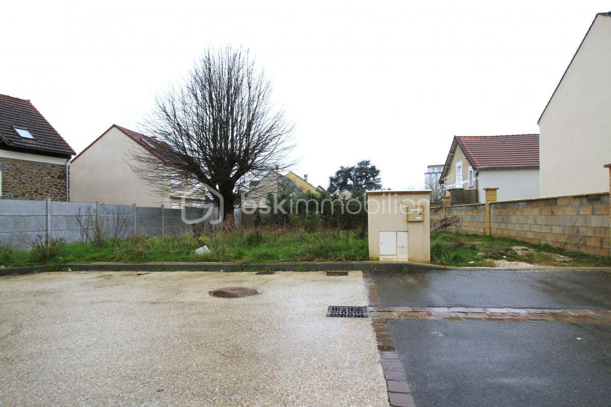 Terrain seul à Verneuil-l'Étang en Seine-et-Marne (77) de 258 m² à vendre au prix de 140000€ - 2