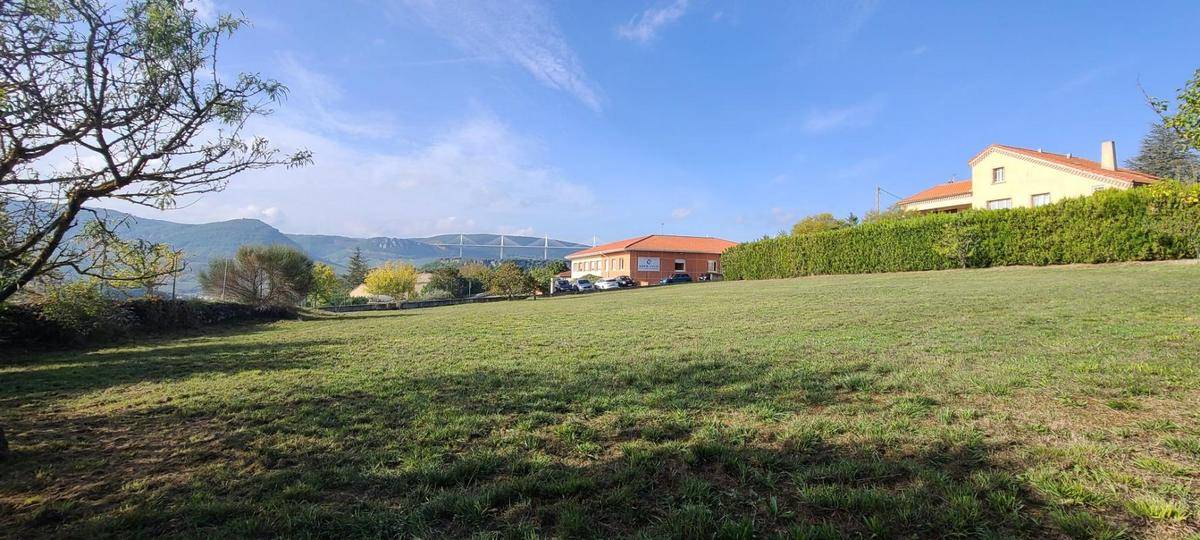 Terrain seul à Millau en Aveyron (12) de 1701 m² à vendre au prix de 186100€ - 1