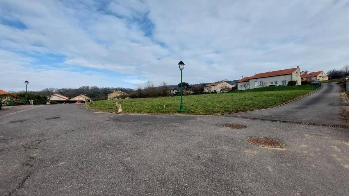 Terrain seul à Arry en Moselle (57) de 830 m² à vendre au prix de 141000€ - 2