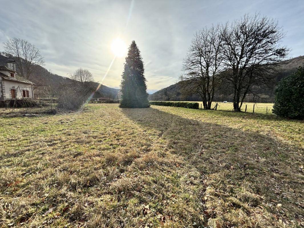 Terrain seul à Velzic en Cantal (15) de 1660 m² à vendre au prix de 30000€
