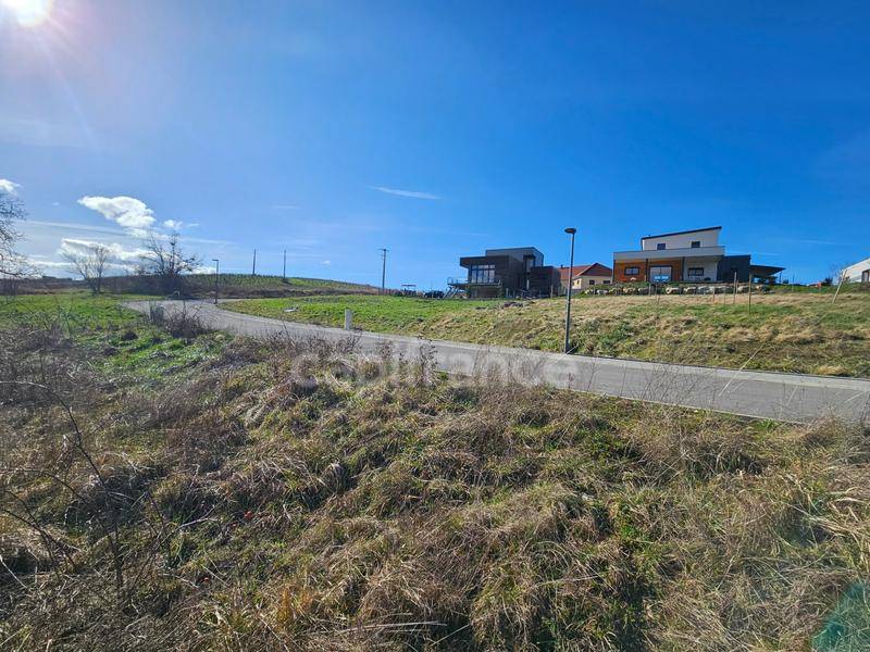 Terrain seul à Arbois en Jura (39) de 806 m² à vendre au prix de 51600€ - 4