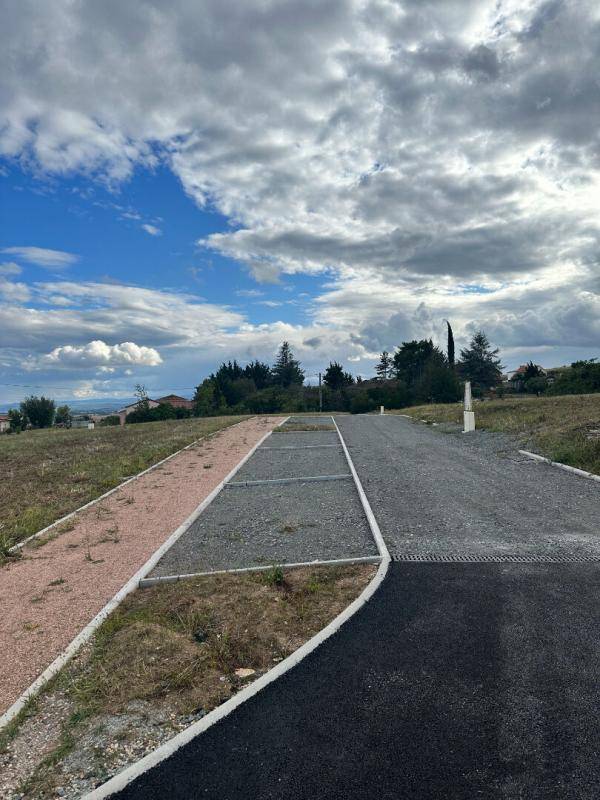 Terrain seul à Artonne en Puy-de-Dôme (63) de 742 m² à vendre au prix de 69000€ - 2