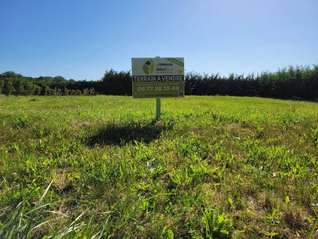 Terrain seul à Pruniers en Indre (36) de 980 m² à vendre au prix de 13000€ - 1