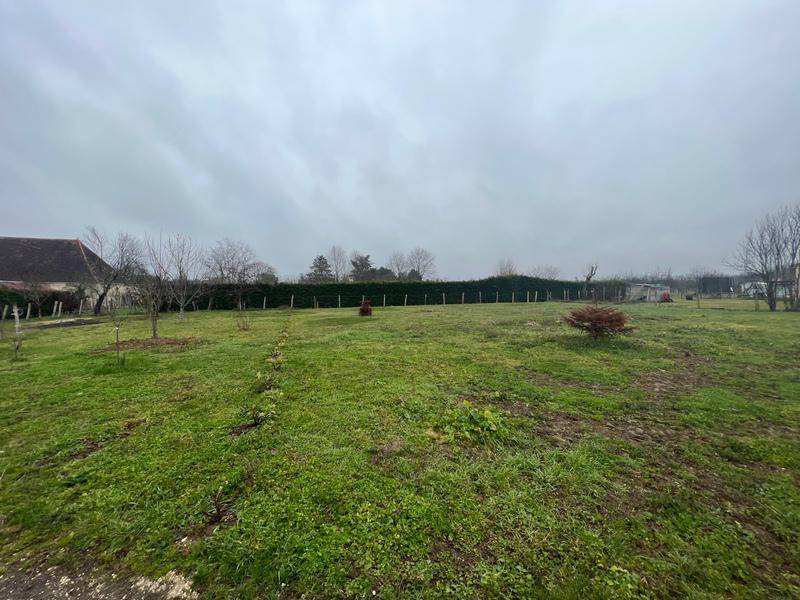 Terrain seul à Saint-Seurin-sur-l'Isle en Gironde (33) de 637 m² à vendre au prix de 51000€