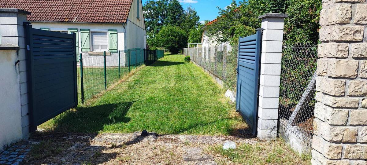 Terrain seul à Pougues-les-Eaux en Nièvre (58) de 880 m² à vendre au prix de 55000€ - 2