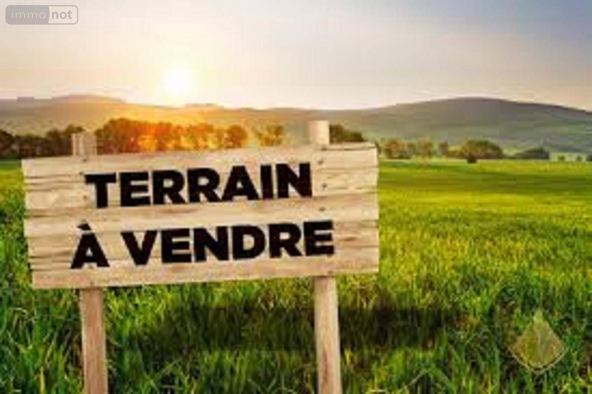 Terrain seul à Sarlande en Dordogne (24) de 2440 m² à vendre au prix de 25000€