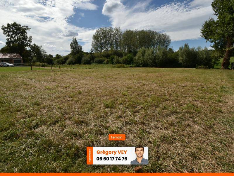 Terrain seul à Lezoux en Puy-de-Dôme (63) de 1281 m² à vendre au prix de 120700€ - 2