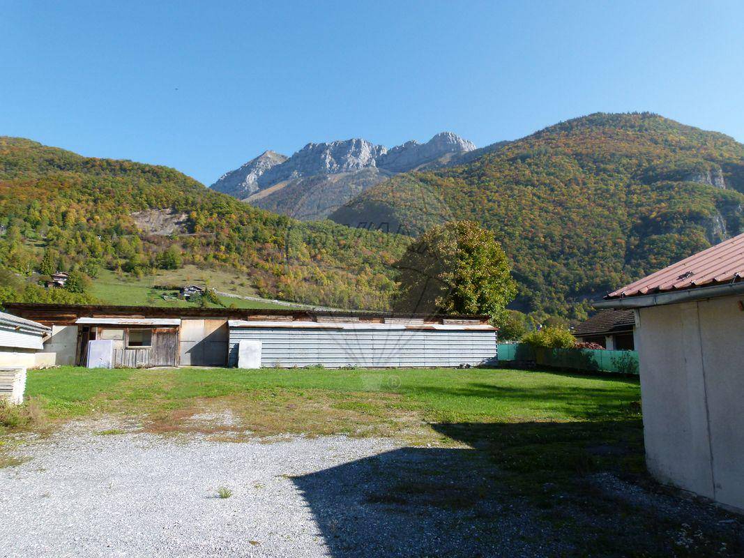 Terrain seul à Faverges-Seythenex en Haute-Savoie (74) de 4525 m² à vendre au prix de 550000€ - 2