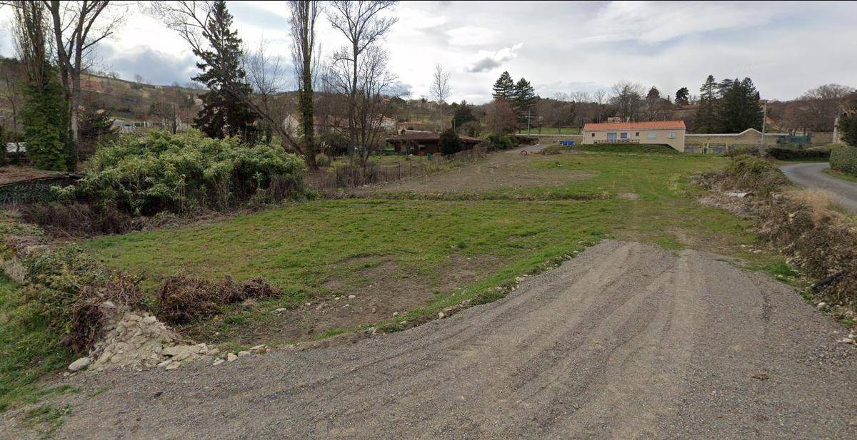 Terrain seul à Prompsat en Puy-de-Dôme (63) de 1010 m² à vendre au prix de 85600€ - 1
