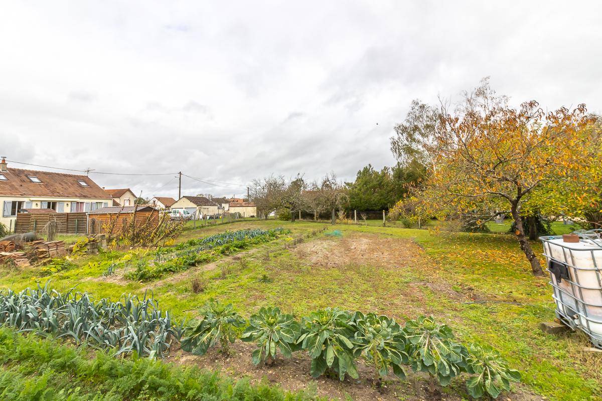 Terrain seul à Selles-Saint-Denis en Loir-et-Cher (41) de 950 m² à vendre au prix de 41990€ - 3