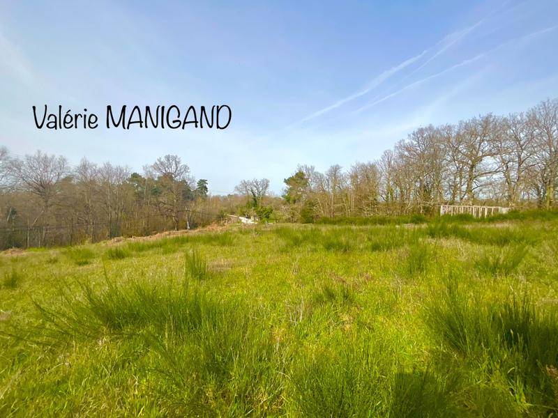Terrain seul à Thenon en Dordogne (24) de 2510 m² à vendre au prix de 38500€ - 2