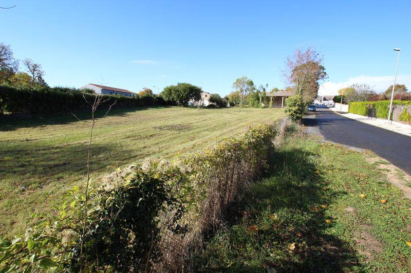 Terrain seul à Tonnay-Boutonne en Charente-Maritime (17) de 655 m² à vendre au prix de 29000€