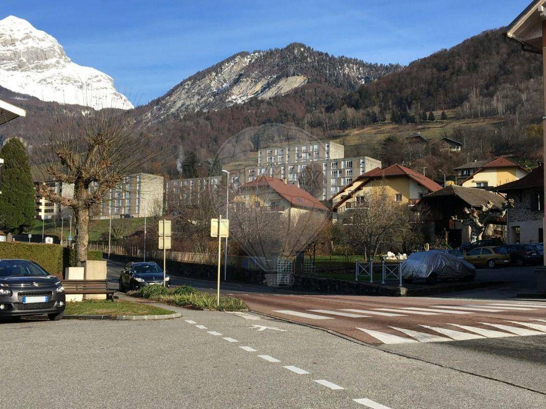 Terrain seul à Ugine en Savoie (73) de 2000 m² à vendre au prix de 450000€ - 1