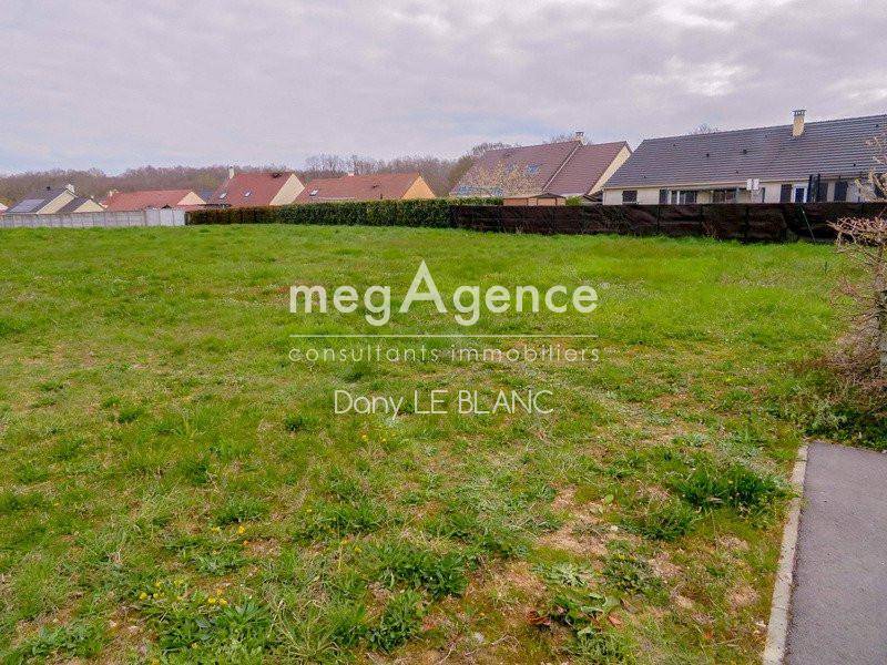Terrain seul à Chartres en Eure-et-Loir (28) de 1266 m² à vendre au prix de 86000€ - 1
