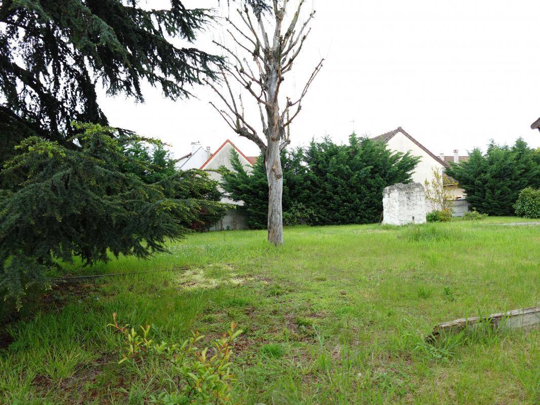 Terrain seul à Bezons en Val-d'Oise (95) de 878 m² à vendre au prix de 450000€ - 2