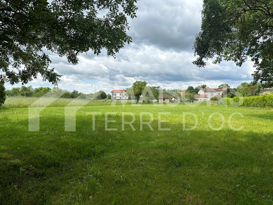 Terrain seul à Castres en Tarn (81) de 2640 m² à vendre au prix de 88000€ - 1