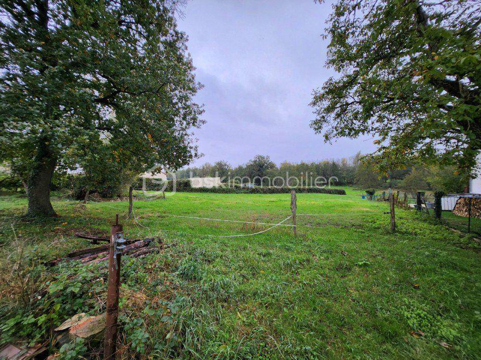 Terrain seul à Trévol en Allier (03) de 2427 m² à vendre au prix de 53000€ - 3